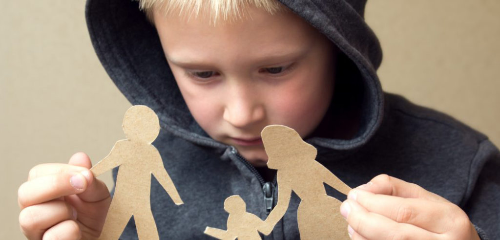 Tienduizenden kinderen in de knel door een conflictscheiding - Sterk Huis